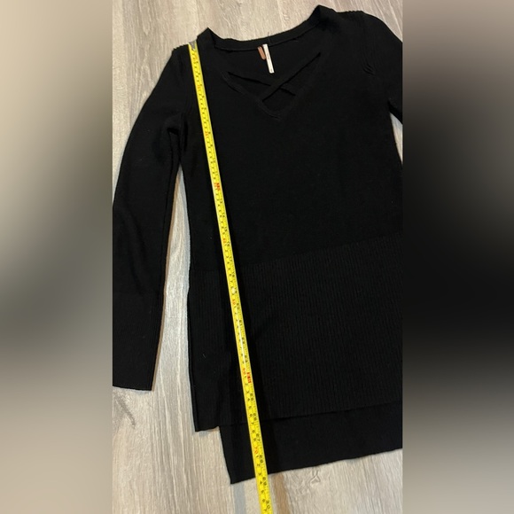 Free People V neckline Sweater Tunic - Picture 9 of 13